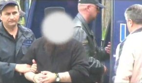 Police puts handcuffs on nuns, before the cameras